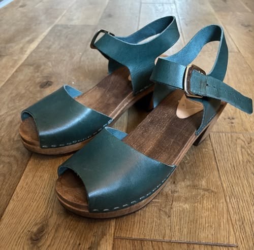 Toast kitty clogs green - kitty, clogs,